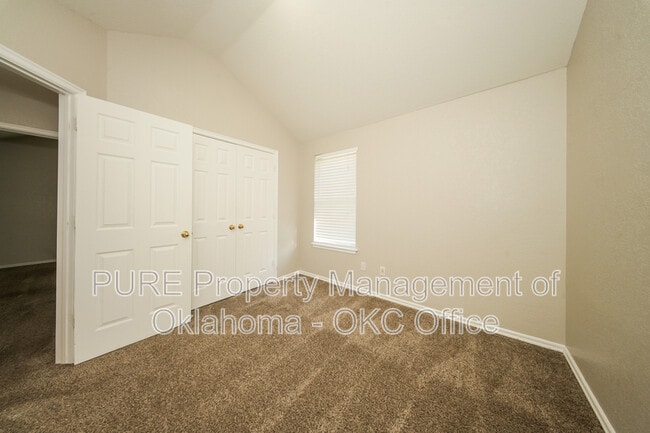 Building Photo - 400 Coalbrook Dr