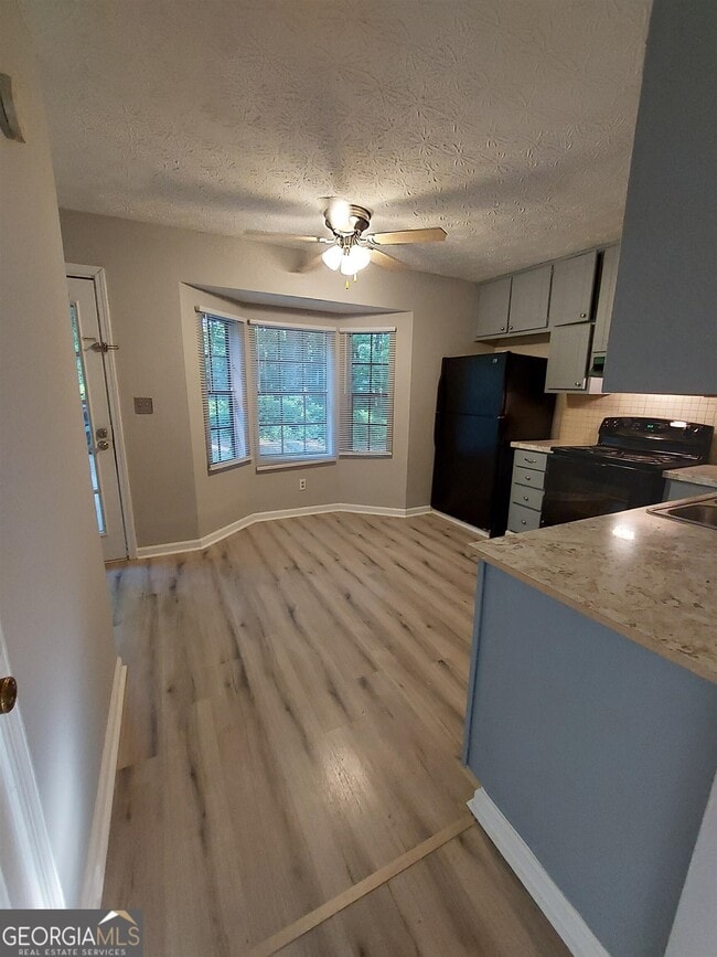 Building Photo - 140 Hunters Ln