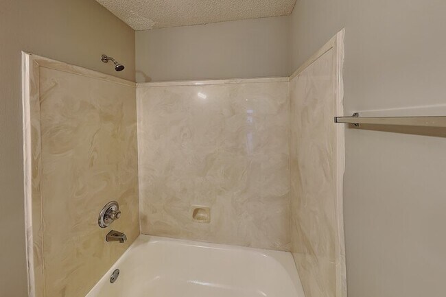 Building Photo - 1071 Red Fern Cir E
