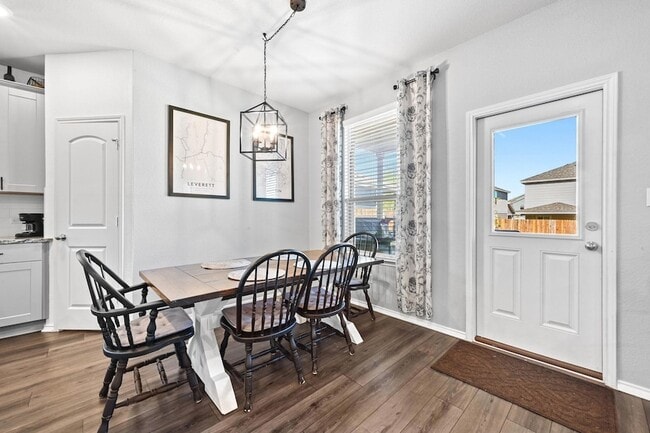 Building Photo - 317 Black Alder St