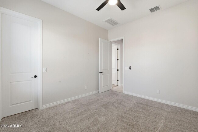 Building Photo - 10631 E Thatcher Ave