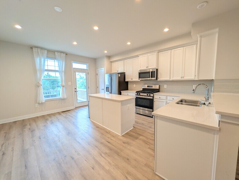 Building Photo - 2646 Jetstream Rd