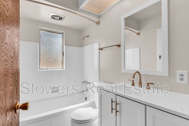 Building Photo - 275 Cameo Dr