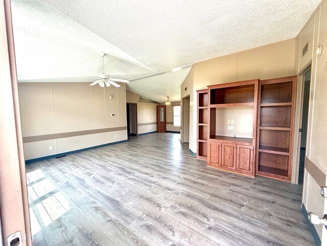 Building Photo - 1841 County Rd 382