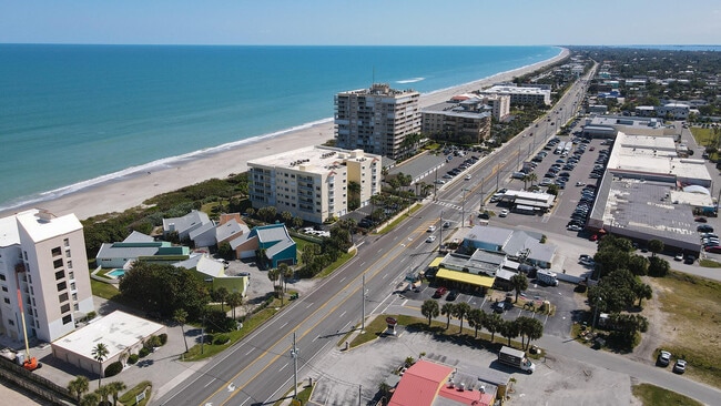 Building Photo - 959 N Hwy A1A