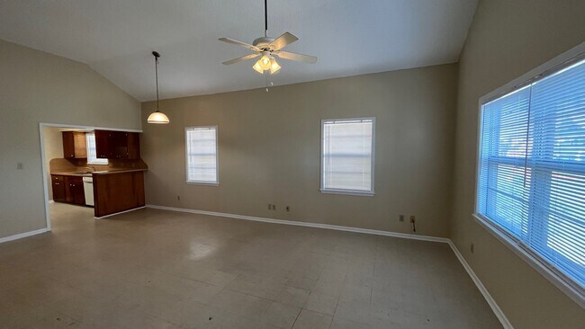 Building Photo - 1523 Avenue O