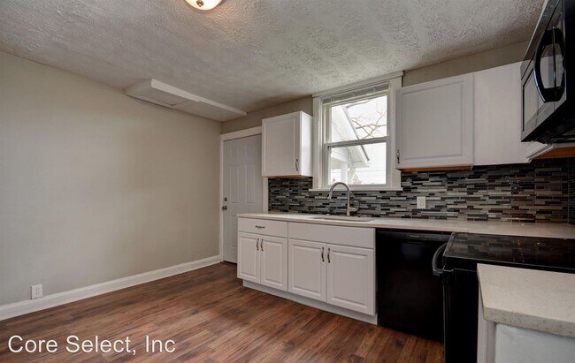 Building Photo - 693-695 Frebis Ave