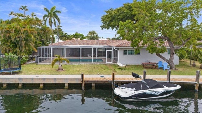 Building Photo - 608 1st Key Dr