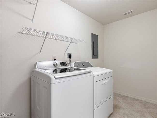Building Photo - 10060 Lake Cove Dr