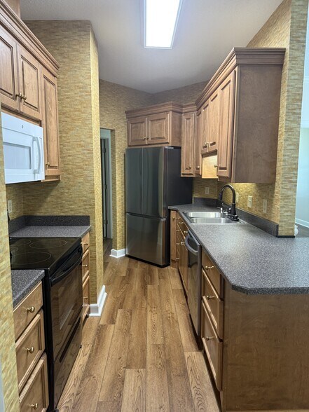 Building Photo - 1610 Mallard Ln