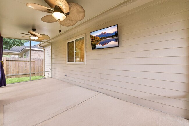 Building Photo - 24418 Lakecrest Bend Dr