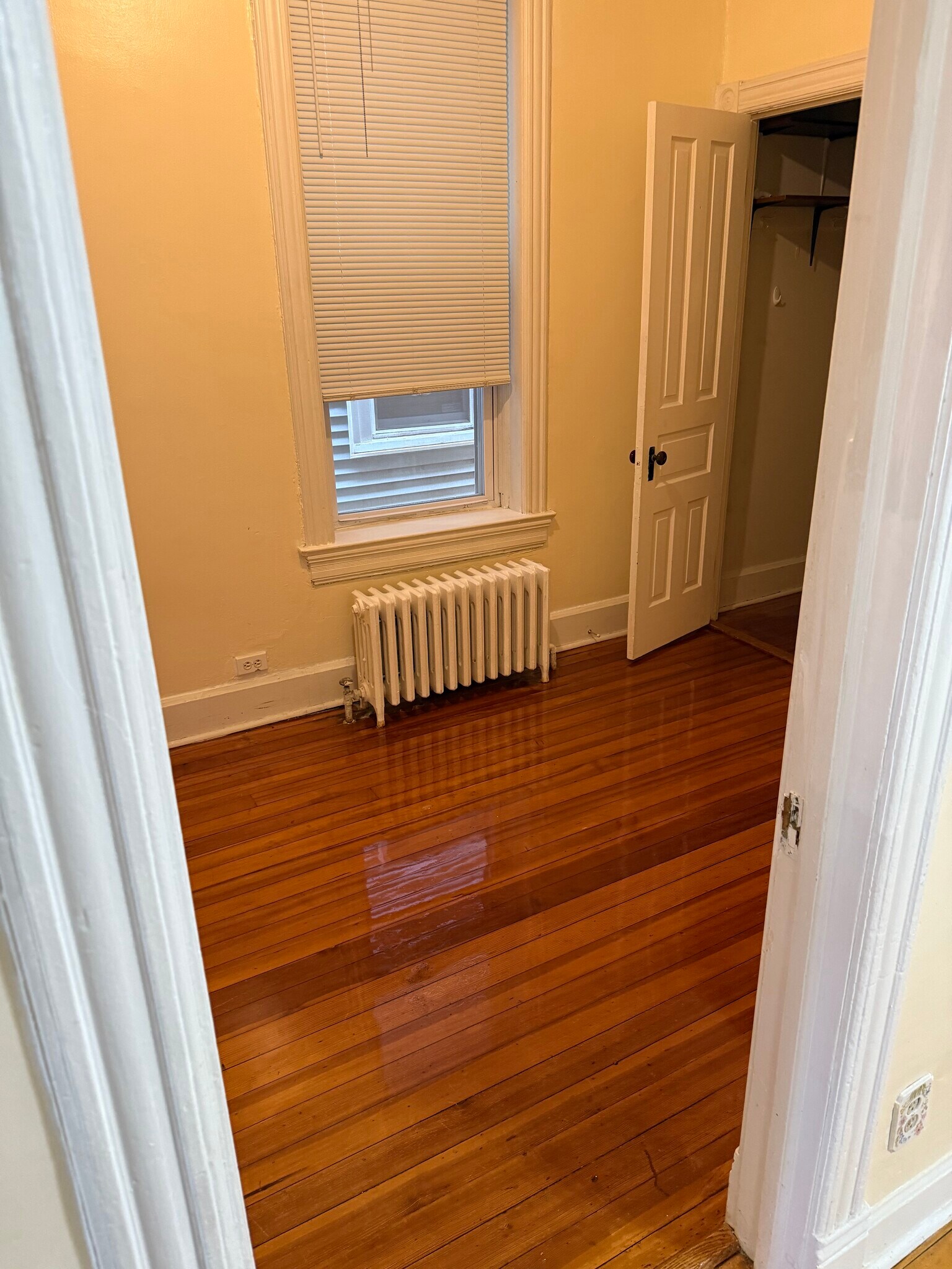 Building Photo - 2419 N Fairfield Ave