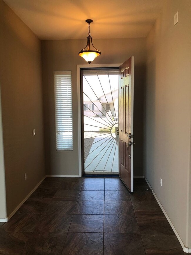 Building Photo - Corner Lot Charmer- Granville Amenities Included!