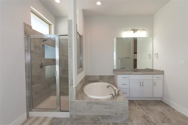 Building Photo - 404 Panzano Dr