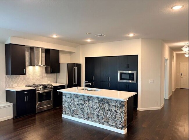 Building Photo - 3811 Thomas Plns Dr