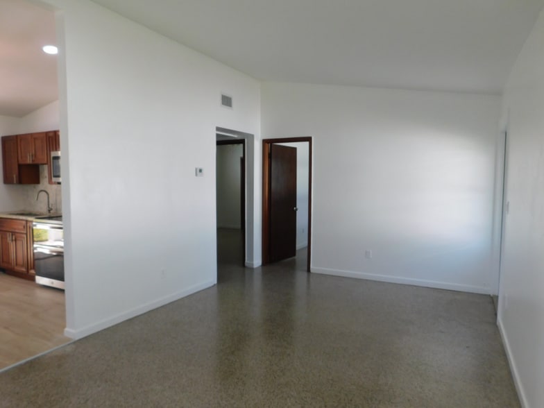 Building Photo - 1811 Highland Ave