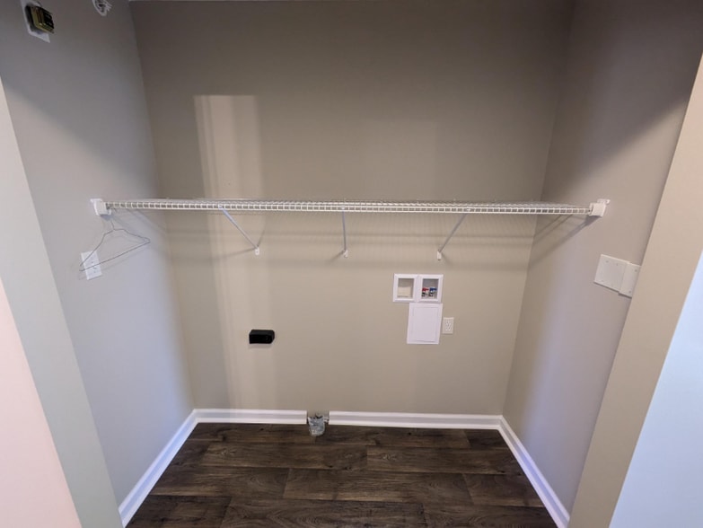 Building Photo - 9035 Wexford Ct