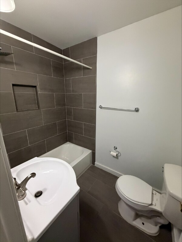 Building Photo - 568 Wilson Bridge Dr