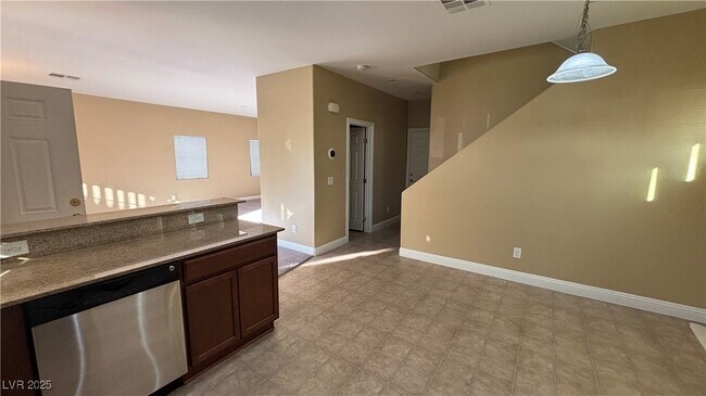 Building Photo - 9473 Alma Ridge Ave