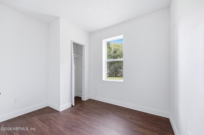 Building Photo - 1715 Brackland St