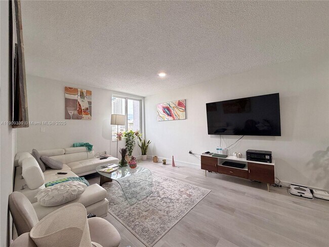 Primary Photo - 250 180th Dr