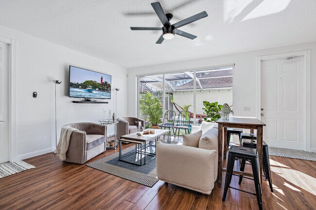 Building Photo - 116 Caravelle Dr