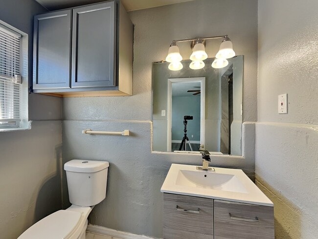 Building Photo - 836 Misty Glen Ln