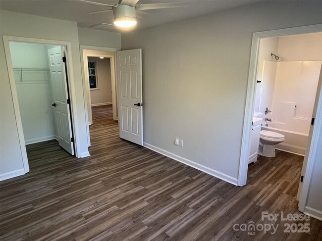 Building Photo - 311 Drury Dr