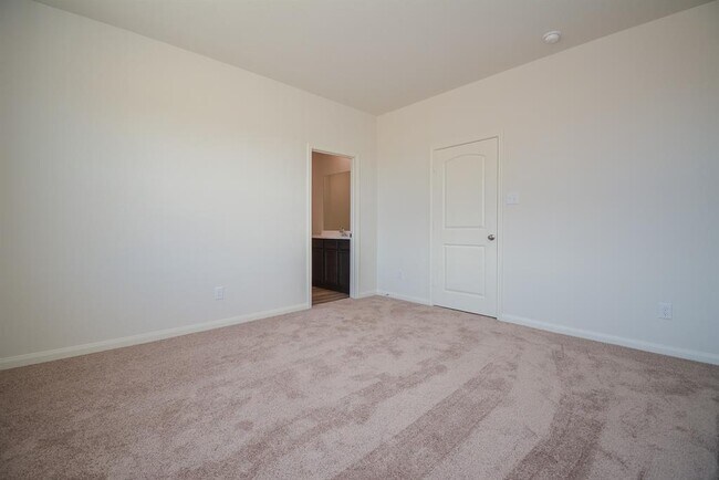 Building Photo - 569 Amberwood Pk Dr