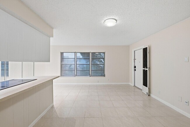 Building Photo - 8811 NW 28th Dr