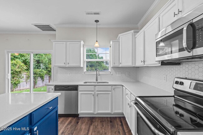 Building Photo - 106 Shallow Ct