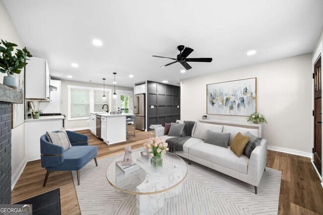 Building Photo - 1453 Lockwood Dr SW