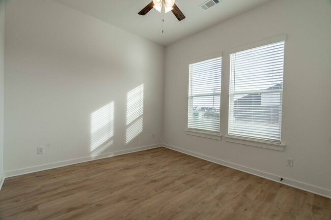 Building Photo - Brand-New Luxurious 4 Bedroom in Bentonville!  FENCE INCLUDED!