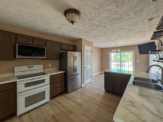 Building Photo - 51 Jubilee Ct