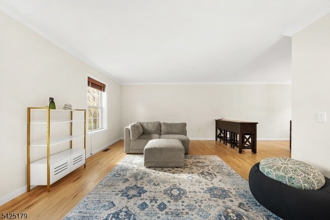 Building Photo - 112 Peapack Rd