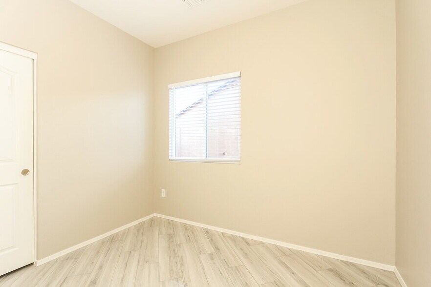 Building Photo - 8391 W Kittiwake Ln