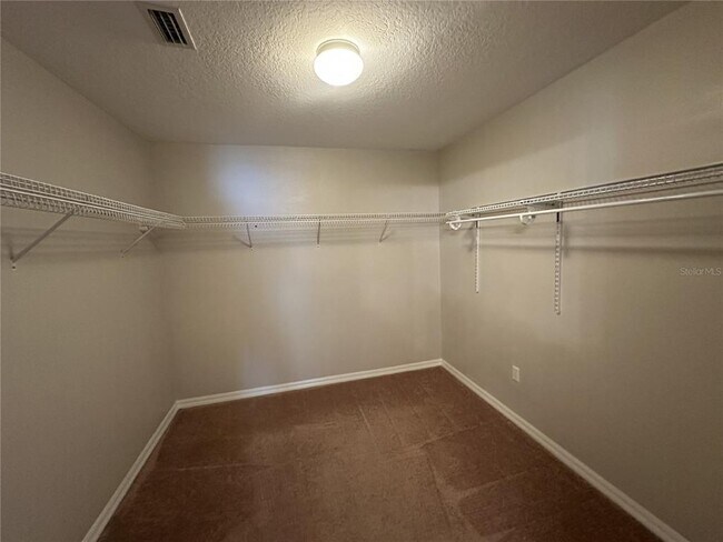 Building Photo - 6955 Lake Eaglebrooke Dr