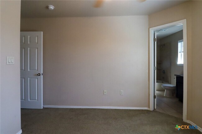 Building Photo - 1125 Brown Rock Dr