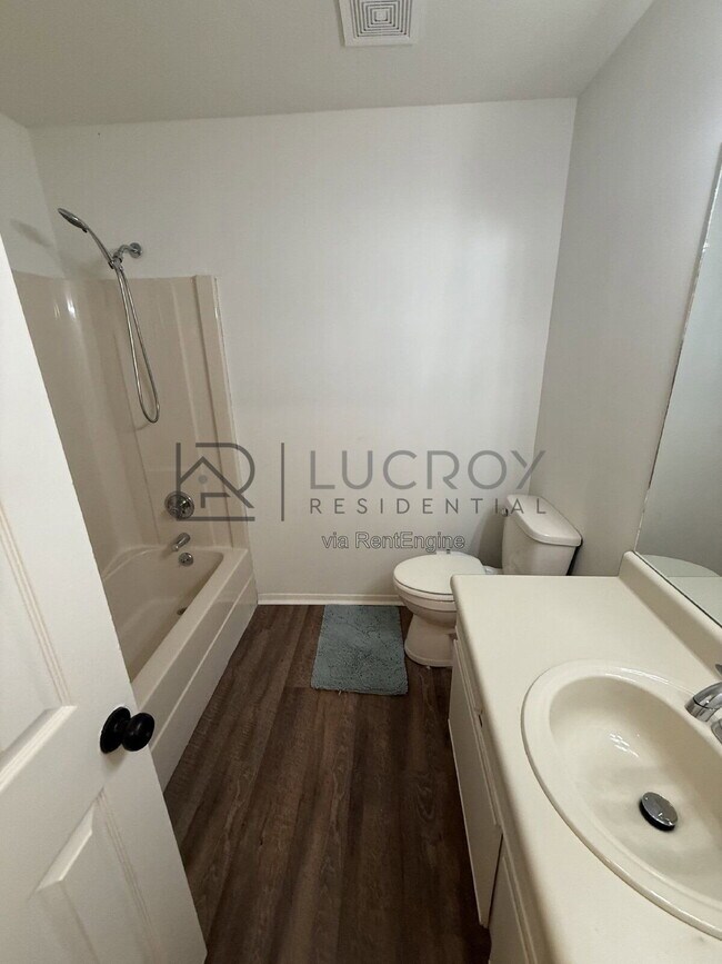 Building Photo - 23 Meadowoods Pl