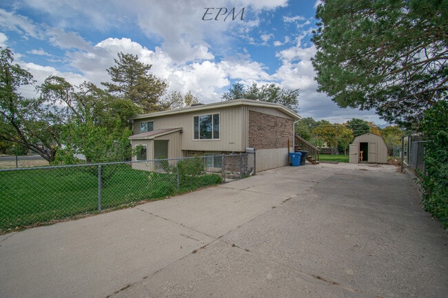 Building Photo - 4881 4015 W