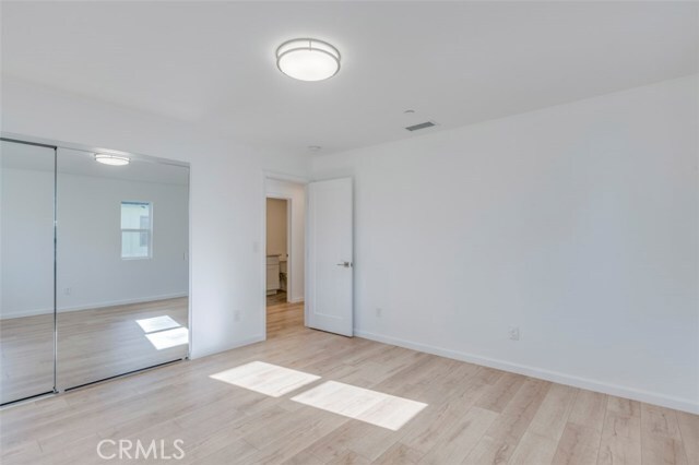 Building Photo - 544 S Clementine St