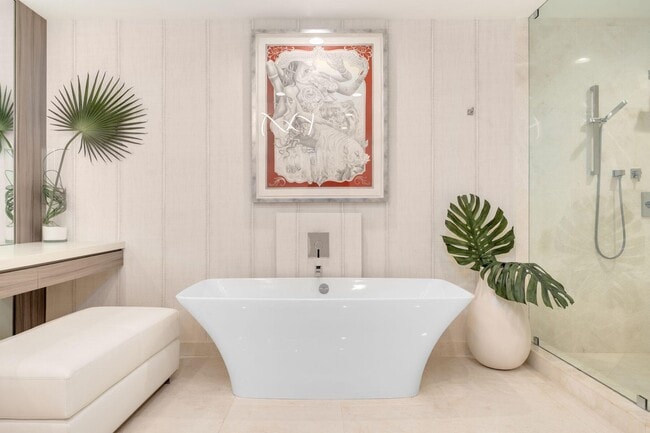 Building Photo - 17301 Biscayne Blvd