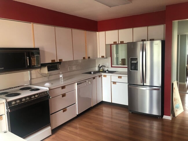 Building Photo - 2 Bedroom 2 Bathroom + loft luxury Condo f...