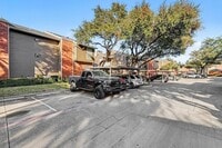 Building Photo - 3621 W Northgate Dr