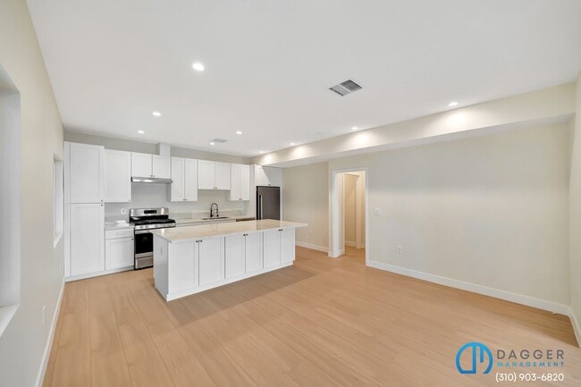 Building Photo - 2800 Winter St