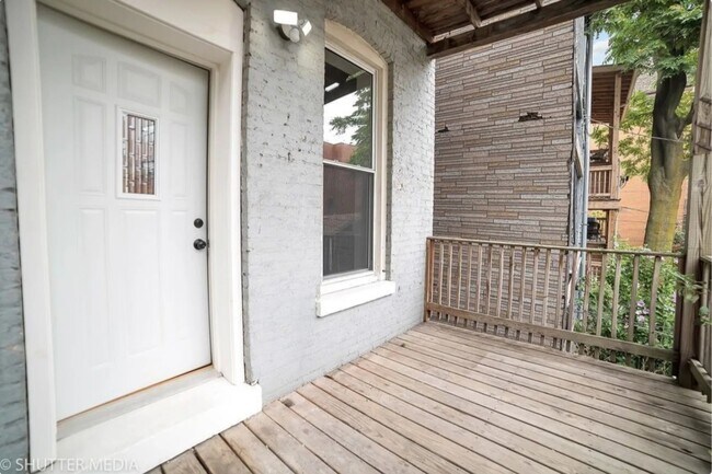Building Photo - 1415 W Cortez St