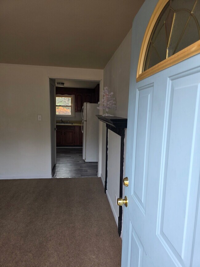 Building Photo - 139 Buck St