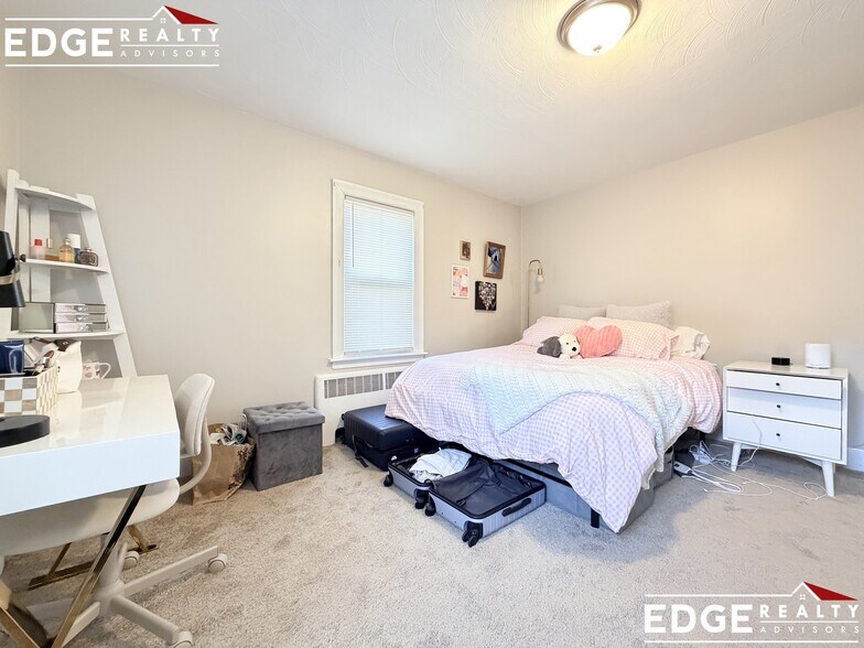 Building Photo - 96 Undine Rd