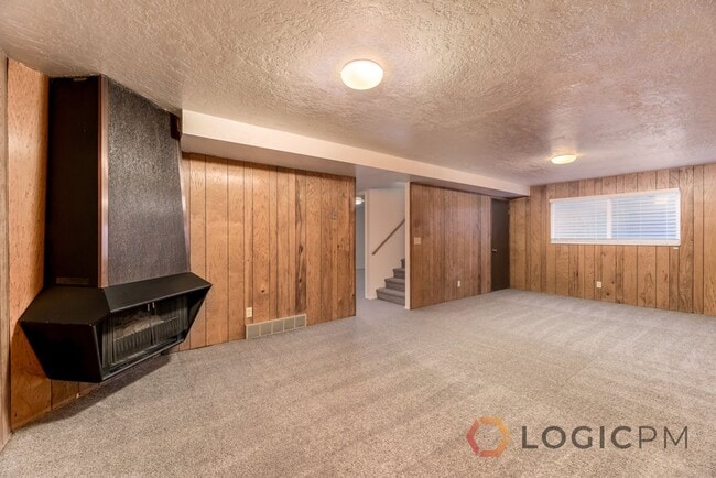 Building Photo - 2010 S 2600 E