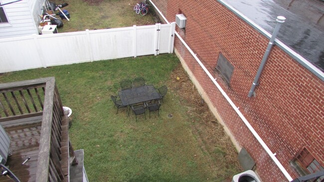 Building Photo - 66 E King St